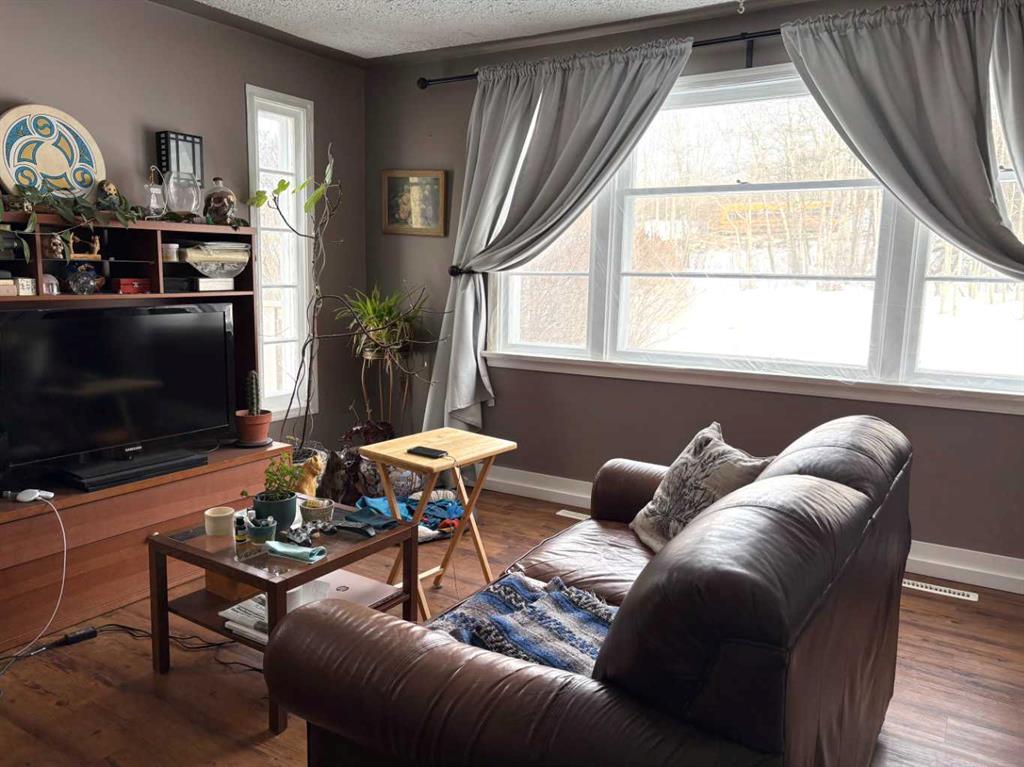 Picture for 4905 42 Street  