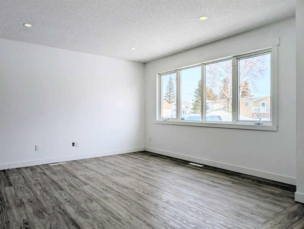 Picture for 400 4 Street NE