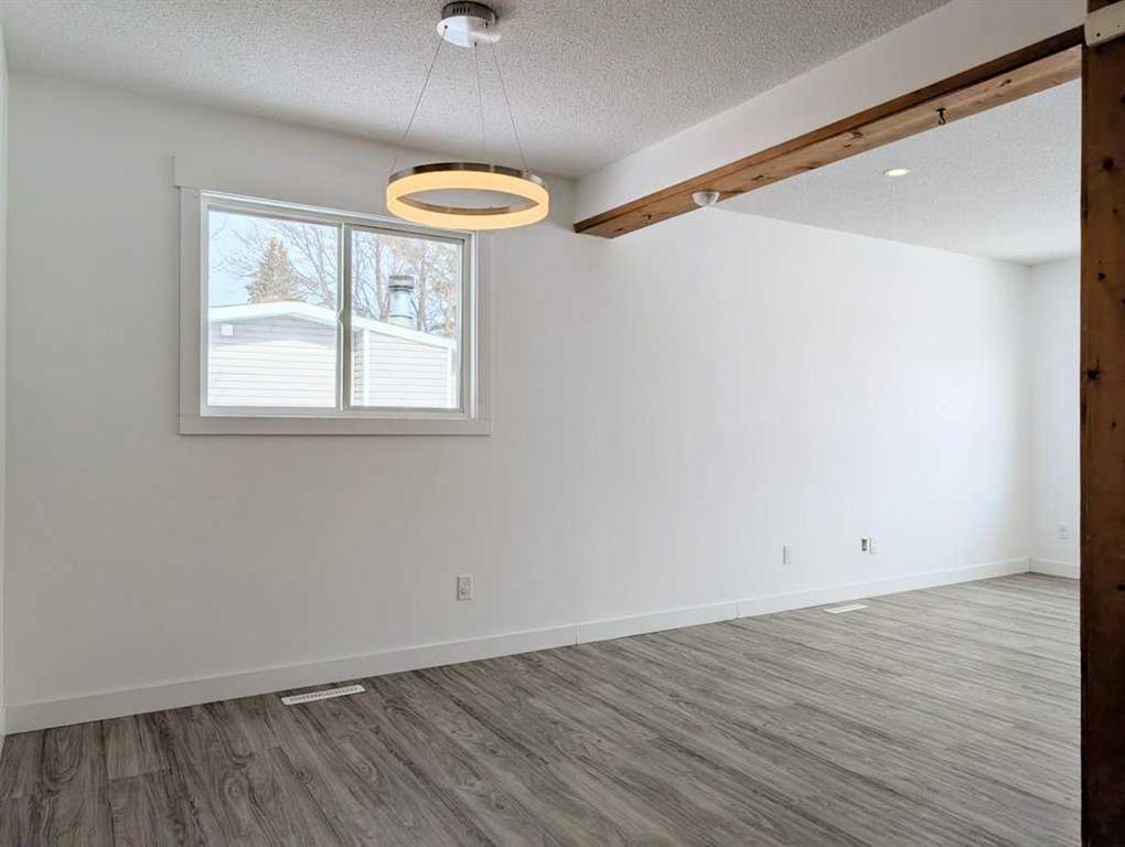 Picture for 400 4 Street NE