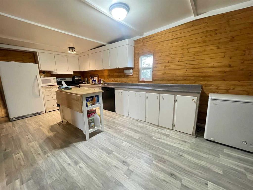 CIR Realty 48 Hillpark Trailer Court CIR REALTY , Whitecourt, NONE,T7S