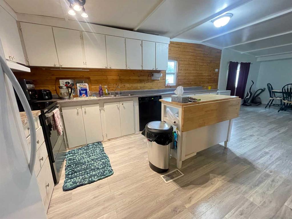 CIR Realty 48 Hillpark Trailer Court CIR REALTY , Whitecourt, NONE,T7S