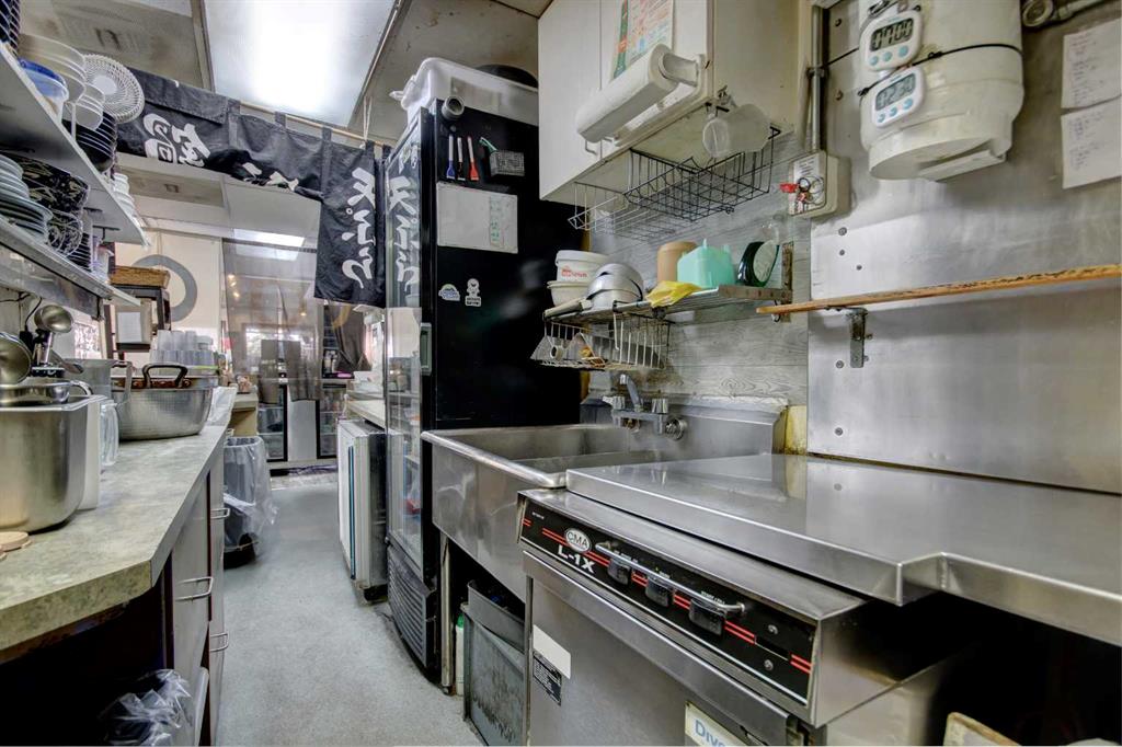 Picture for 118 Banff Avenue  https://www.cirrealty.ca/reb/awra/1/A2266011_21.jpg