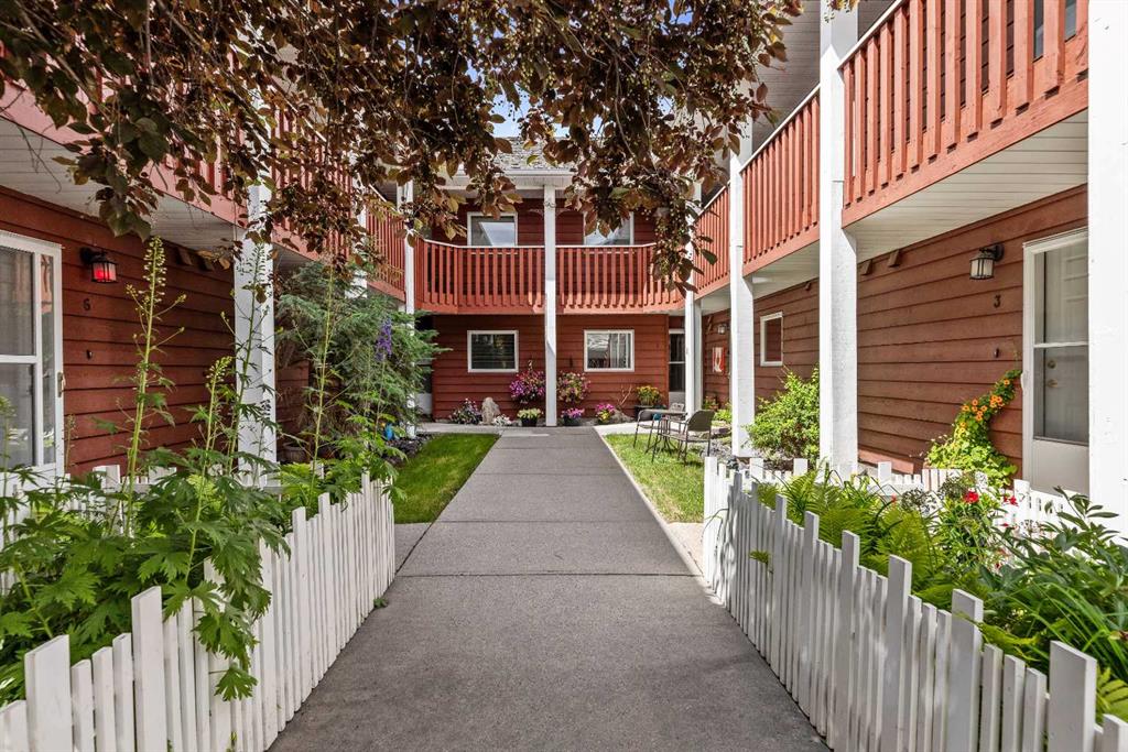 Picture for Unit 4, 717 7th Street 