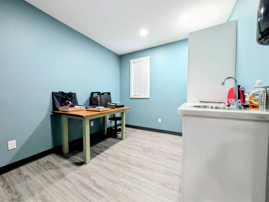 Picture for 108 4 Avenue NE