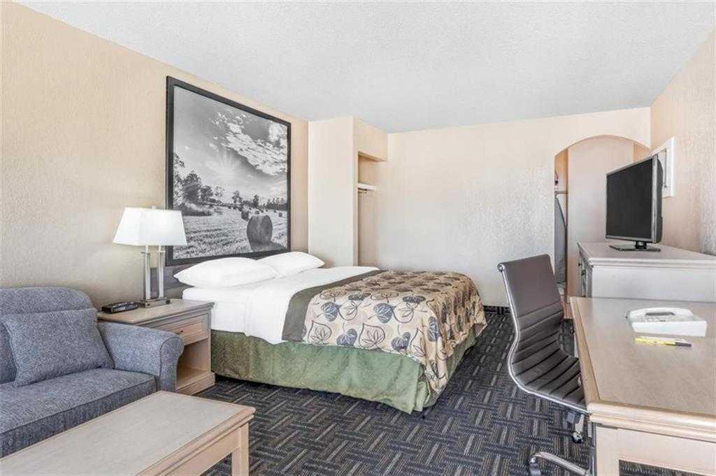 Picture for 5720 44 Avenue 