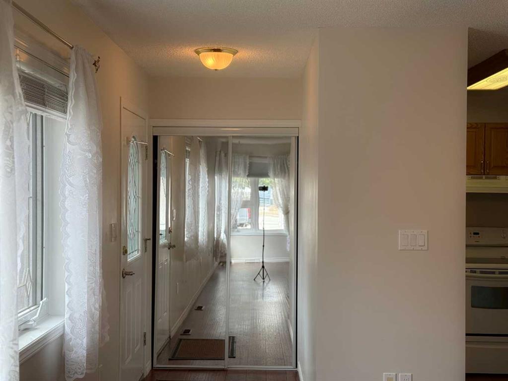 Picture for 722 50 Street 