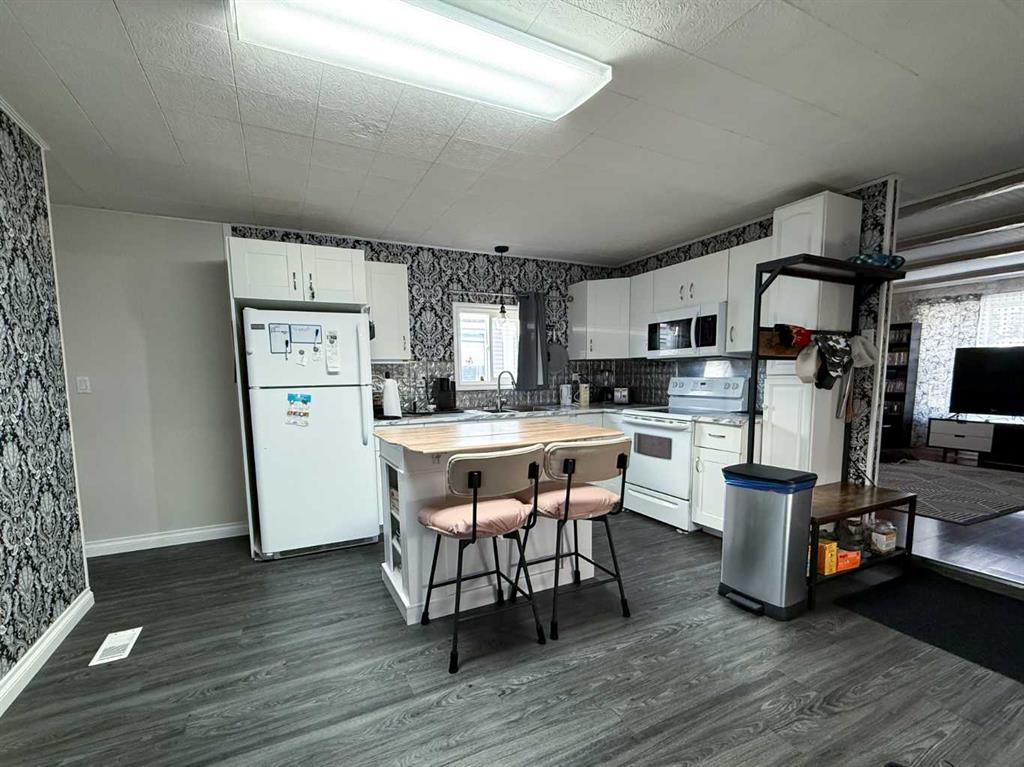 Picture for 346, 133 Jarvis Street 