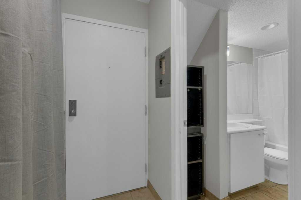 Picture for 111, 414 Squirrel Street 