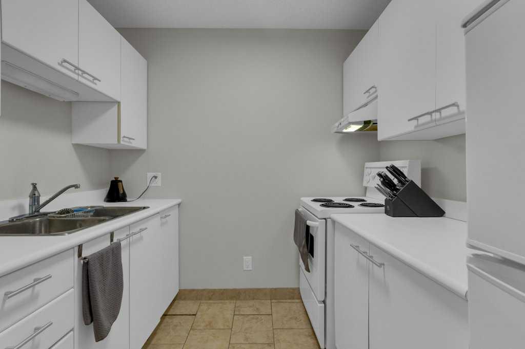 Picture for 111, 414 Squirrel Street 