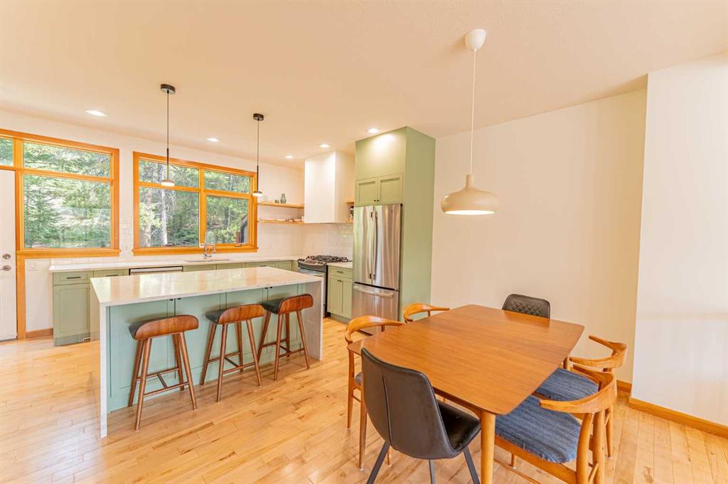 Picture for 21, 137 Wapiti Close 