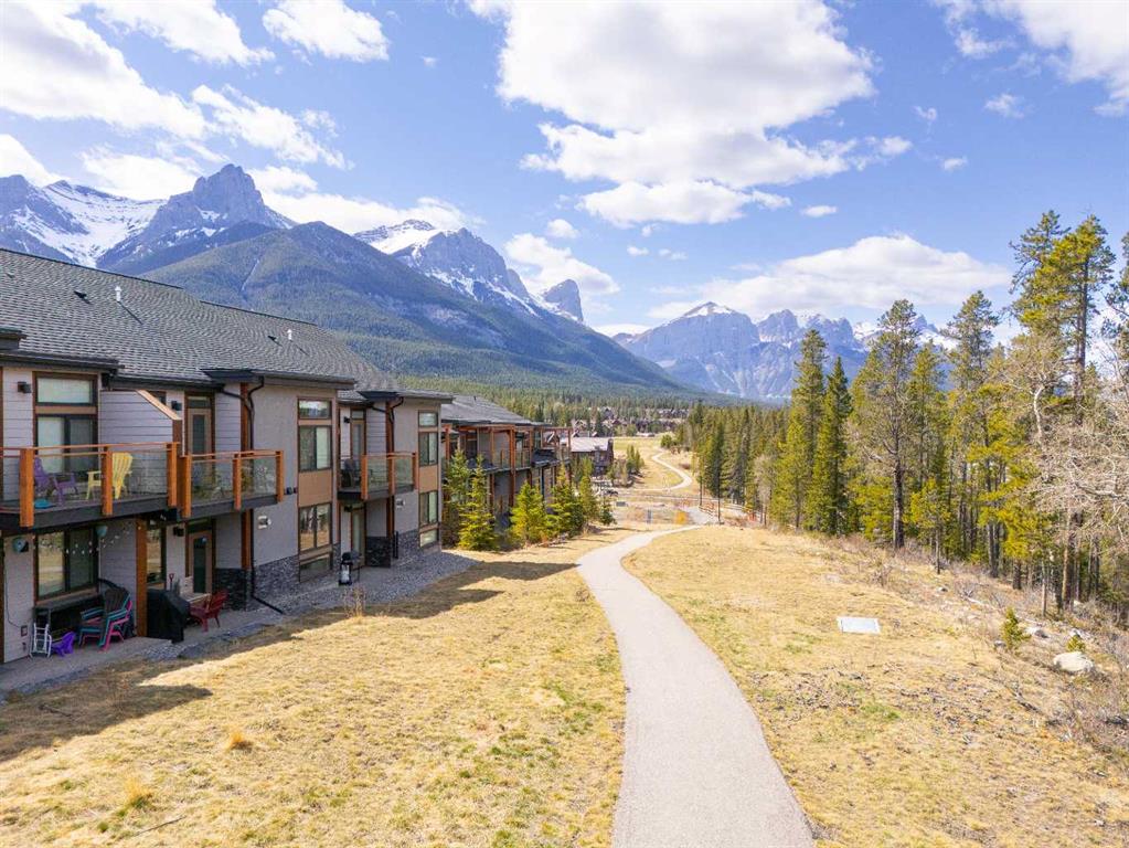 Picture for 302, 102 Stewart Creek Rise  https://www.cirrealty.ca/reb/awra/3/A2265553_11.jpg