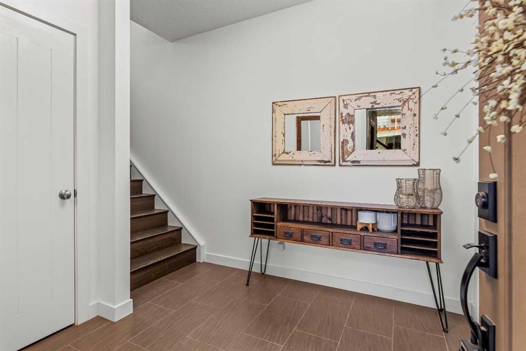 Picture for 302, 102 Stewart Creek Rise  https://www.cirrealty.ca/reb/awra/3/A2265553_13.jpg