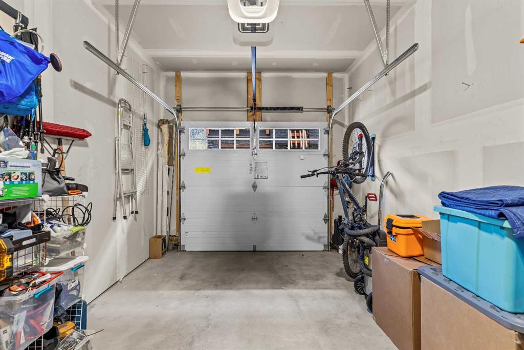 Picture for 302, 102 Stewart Creek Rise  https://www.cirrealty.ca/reb/awra/3/A2265553_14.jpg