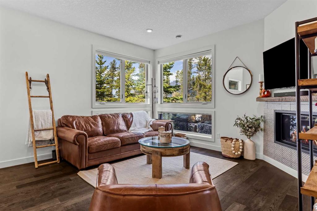 Picture for 302, 102 Stewart Creek Rise  https://www.cirrealty.ca/reb/awra/3/A2265553_21.jpg