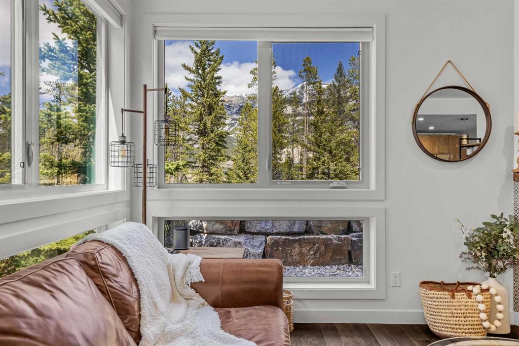 Picture for 302, 102 Stewart Creek Rise  https://www.cirrealty.ca/reb/awra/3/A2265553_24.jpg