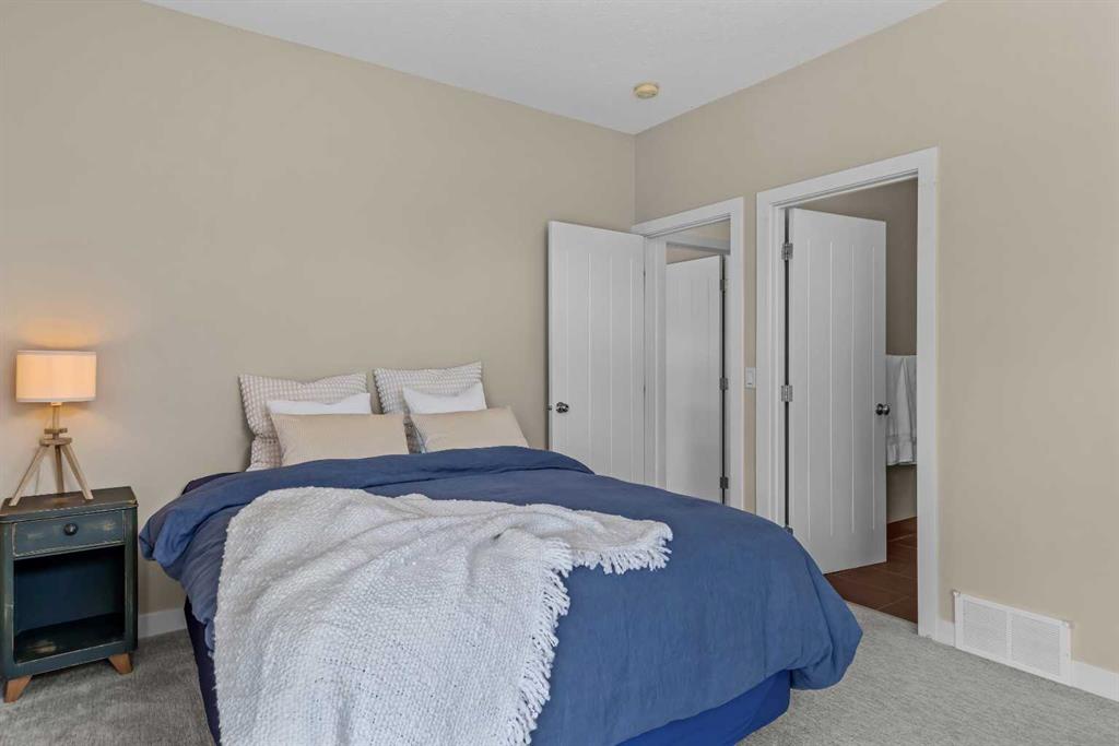 Picture for 302, 102 Stewart Creek Rise  https://www.cirrealty.ca/reb/awra/3/A2265553_33.jpg