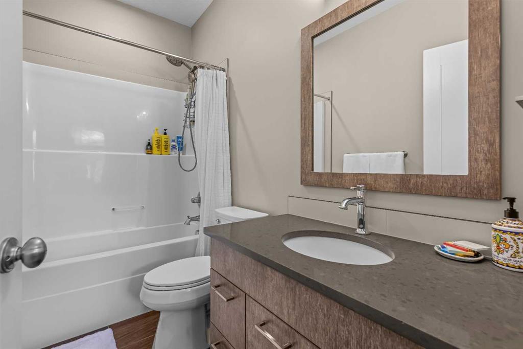 Picture for 302, 102 Stewart Creek Rise  https://www.cirrealty.ca/reb/awra/3/A2265553_44.jpg