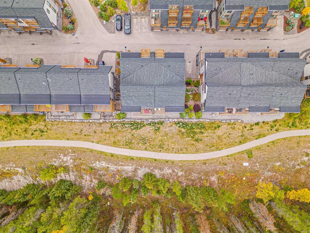 Picture for 302, 102 Stewart Creek Rise  https://www.cirrealty.ca/reb/awra/3/A2265553_47.jpg