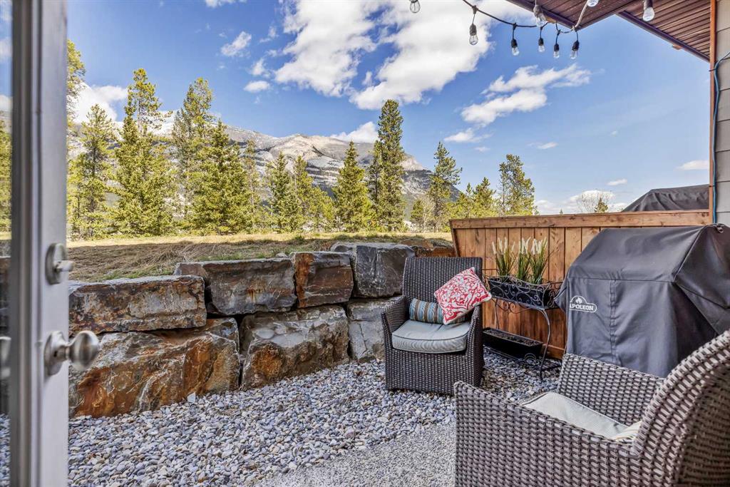 Picture for 302, 102 Stewart Creek Rise  https://www.cirrealty.ca/reb/awra/3/A2265553_7.jpg