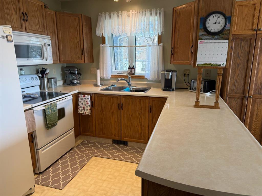 Picture for 13 Assiniboine Drive 