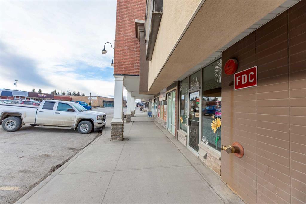 Picture for 112 ATHABASCA Avenue 
