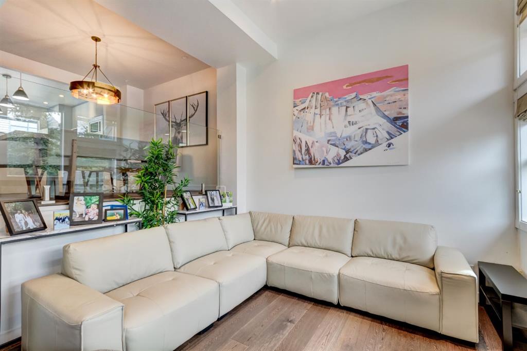 Picture for 18, 242 Benchlands Terrace 