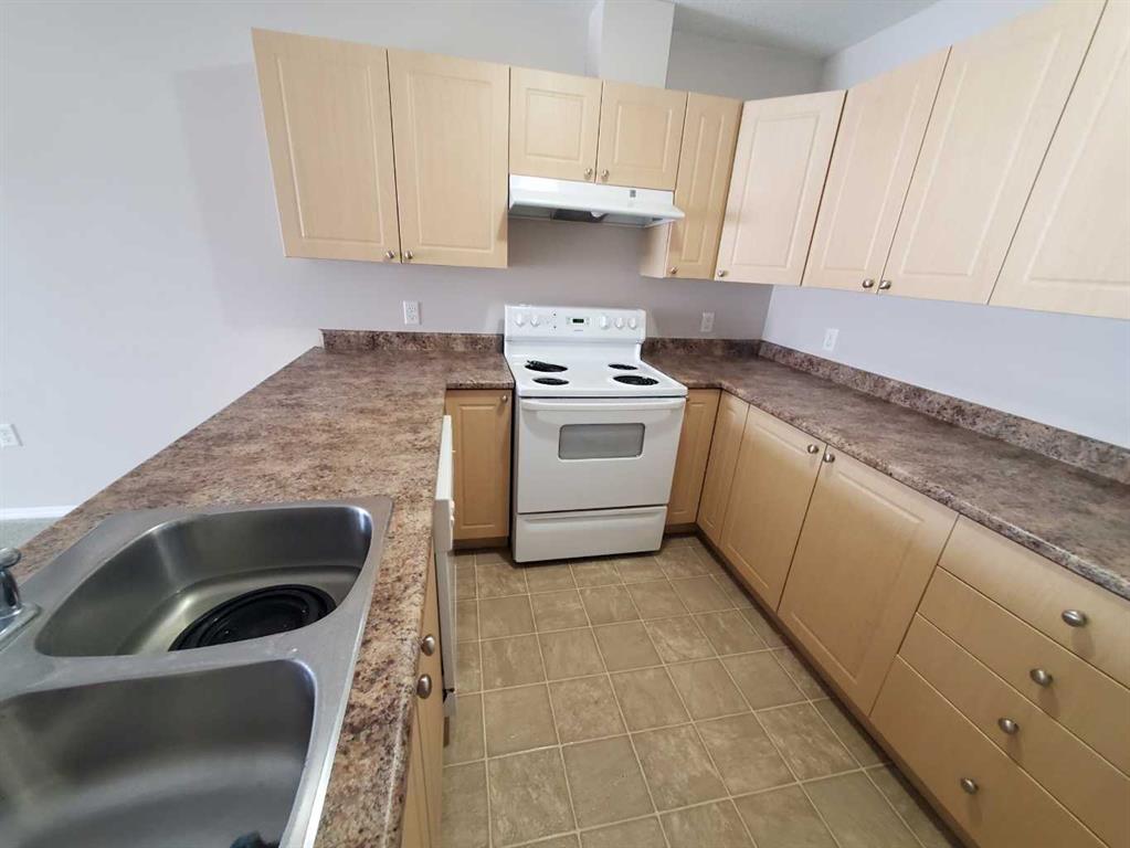 Picture for 411, 1615 41 Street  