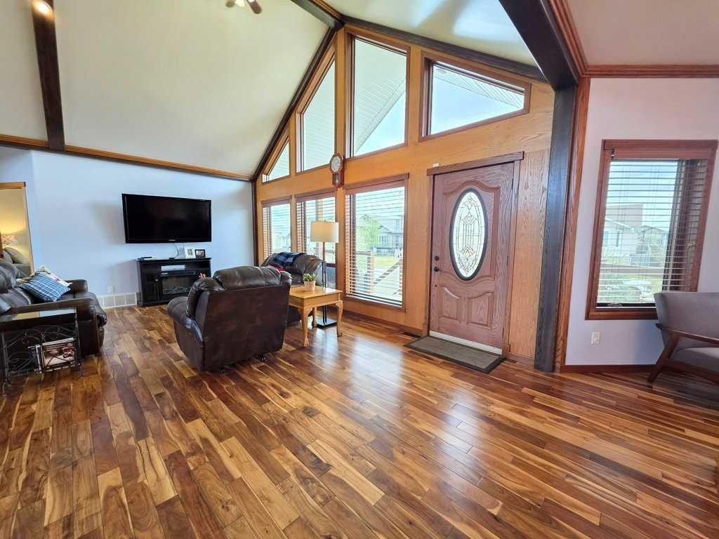 Picture for 812 9 Street SE