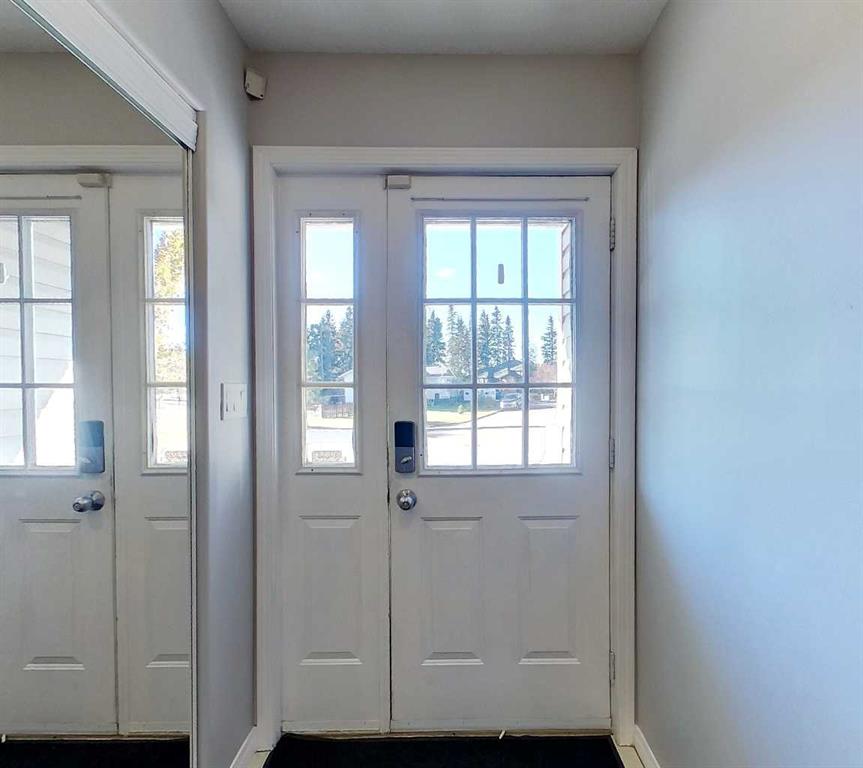 Picture for 6204 12 AVE   https://www.cirrealty.ca/reb/awra/5/A2266715_10.jpg