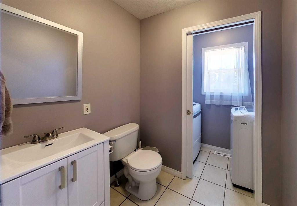 Picture for 6204 12 AVE   https://www.cirrealty.ca/reb/awra/5/A2266715_11.jpg
