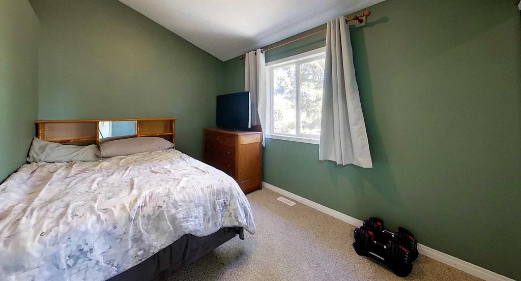 Picture for 6204 12 AVE   https://www.cirrealty.ca/reb/awra/5/A2266715_20.jpg