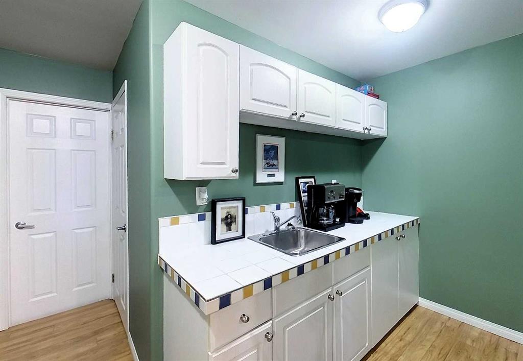 Picture for 6204 12 AVE   https://www.cirrealty.ca/reb/awra/5/A2266715_27.jpg