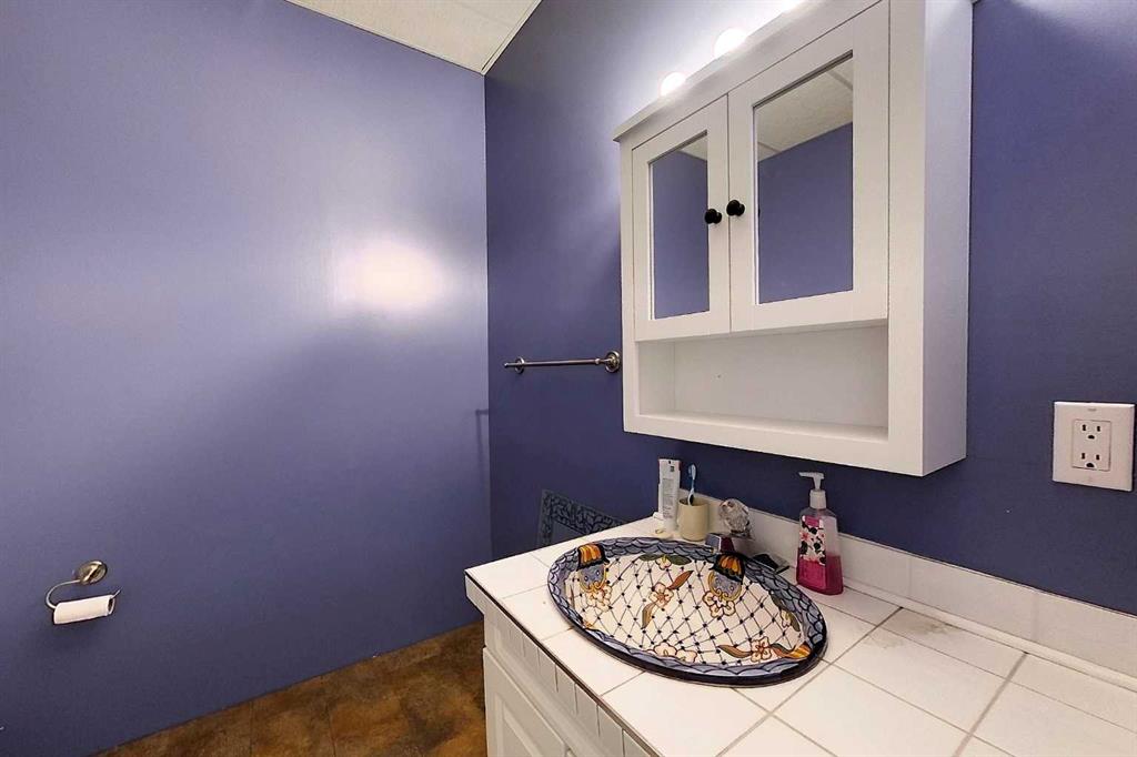 Picture for 6204 12 AVE   https://www.cirrealty.ca/reb/awra/5/A2266715_29.jpg