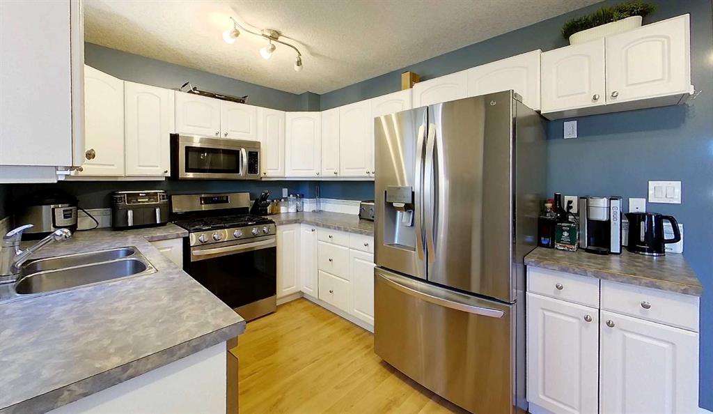 Picture for 6204 12 AVE   https://www.cirrealty.ca/reb/awra/5/A2266715_7.jpg