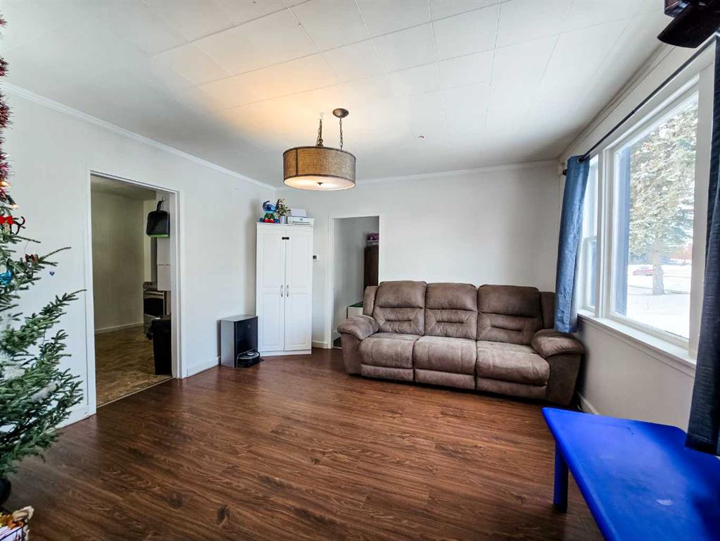 Picture for 4621 5 Avenue 