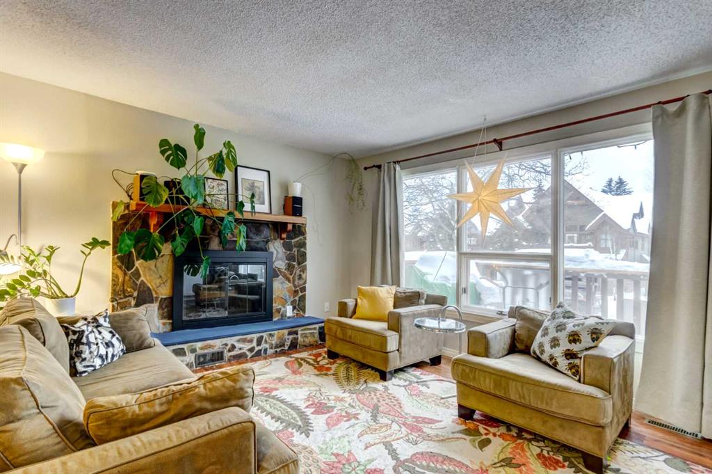 Picture for A, 208 Muskrat Street 