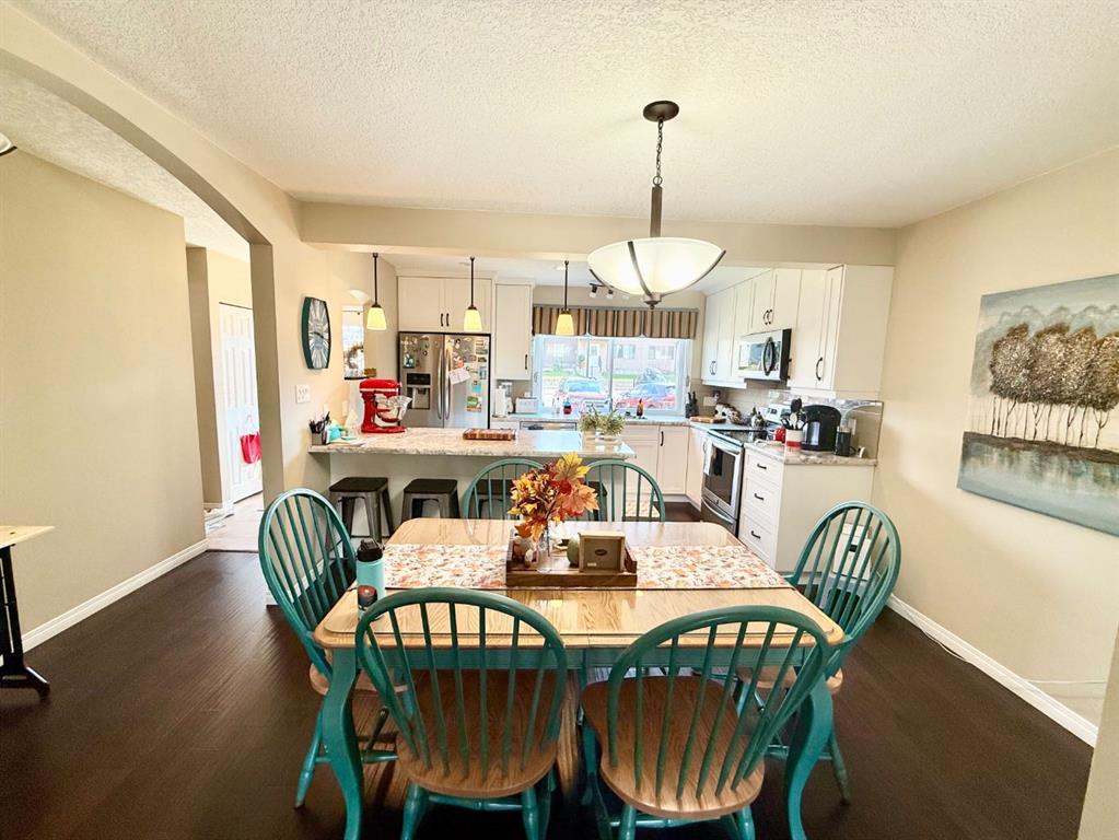 Picture for 324, 457 COLLINGE Road 