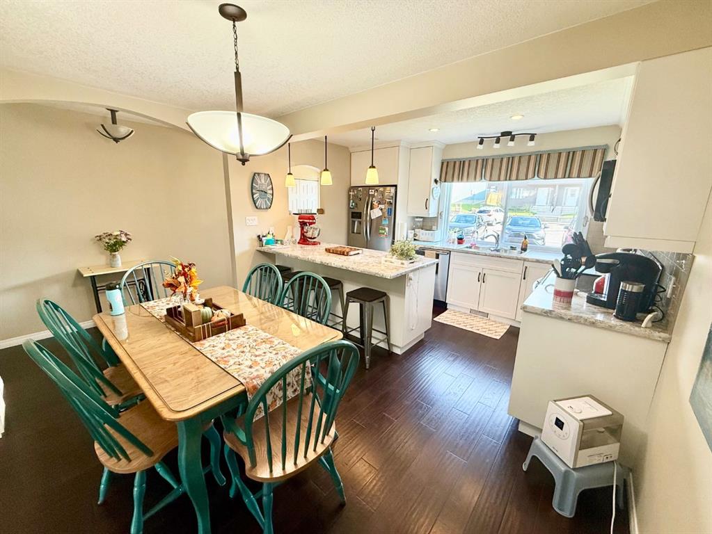 Picture for 324, 457 COLLINGE Road 