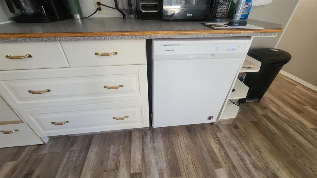 Picture for 15, 810 56 Street 