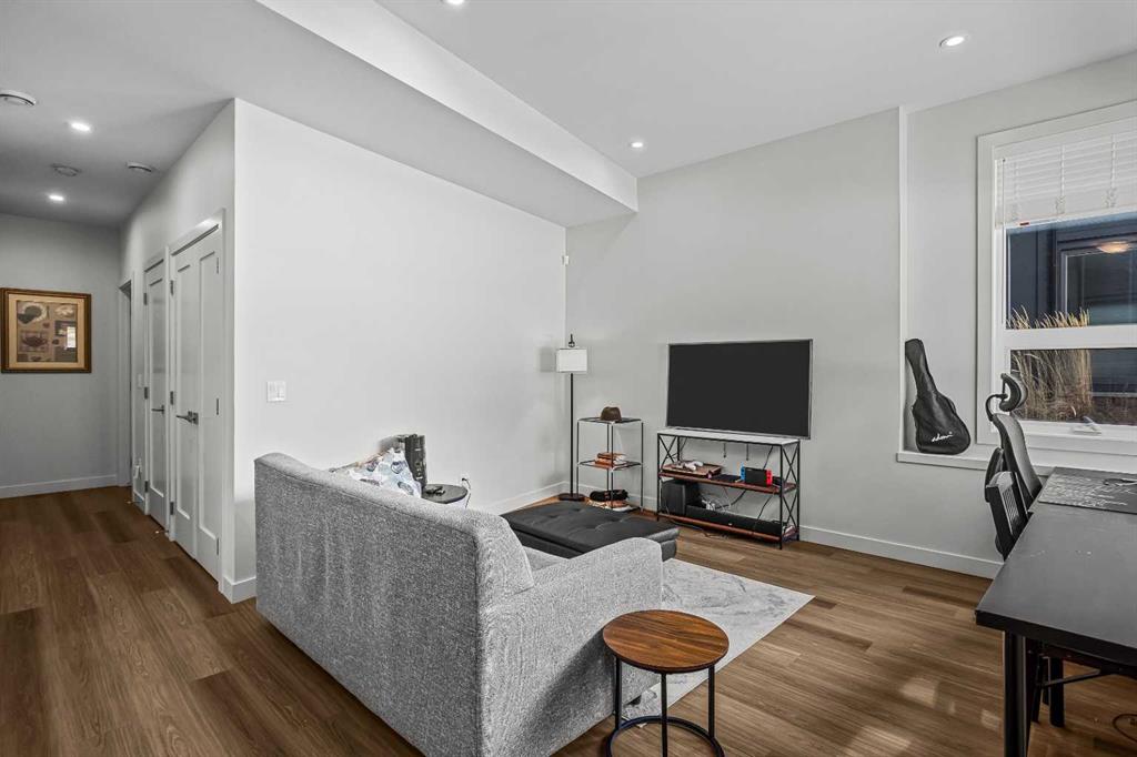 Picture for 102G, 1200 Three Sisters Parkway 