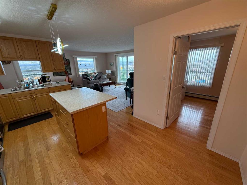 Picture for 404, 228 Pembina Avenue 