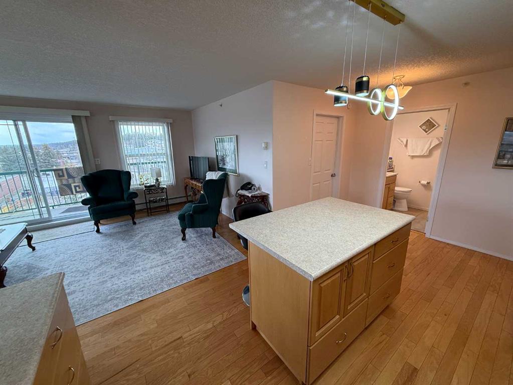 Picture for 404, 228 Pembina Avenue 
