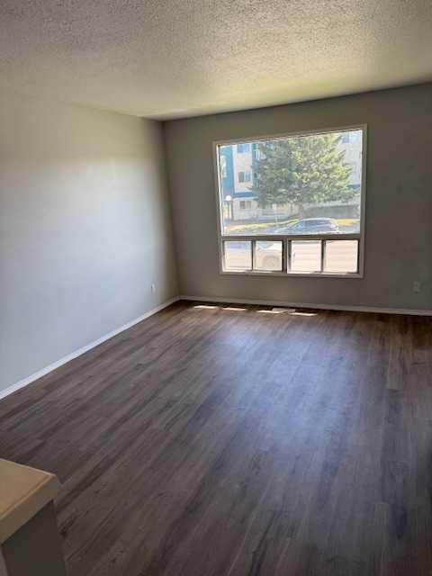 Picture for 3817 55 Avenue 