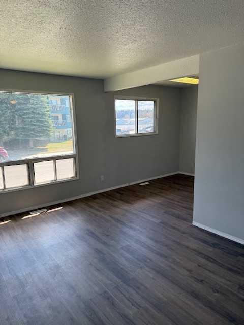 Picture for 3817 55 Avenue 