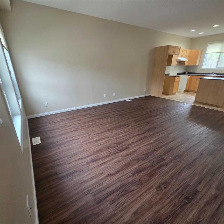 Picture for 4, 624 41 Street  