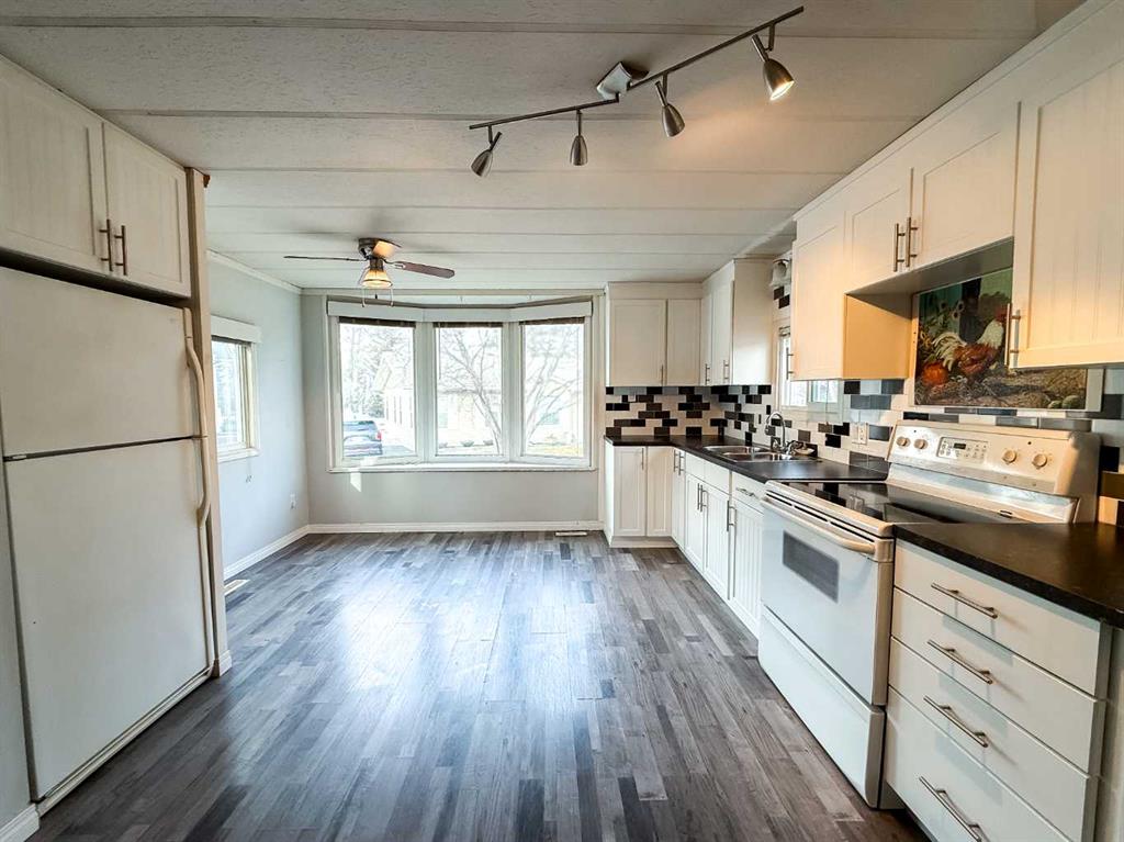 Picture for 417, 700 Carmichael Lane 