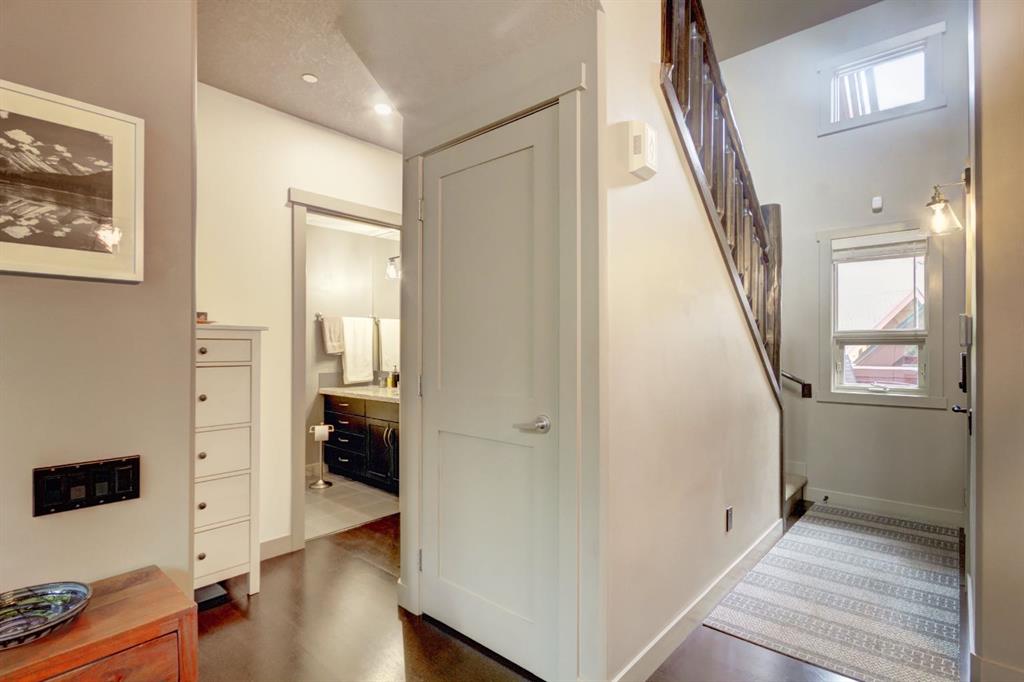 Picture for 621, 107 Armstrong Place 