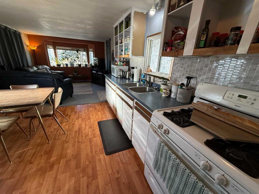 Picture for 50, 145 East River Road 