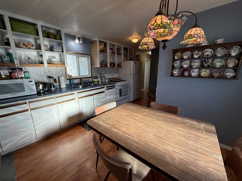 Picture for 50, 145 East River Road 