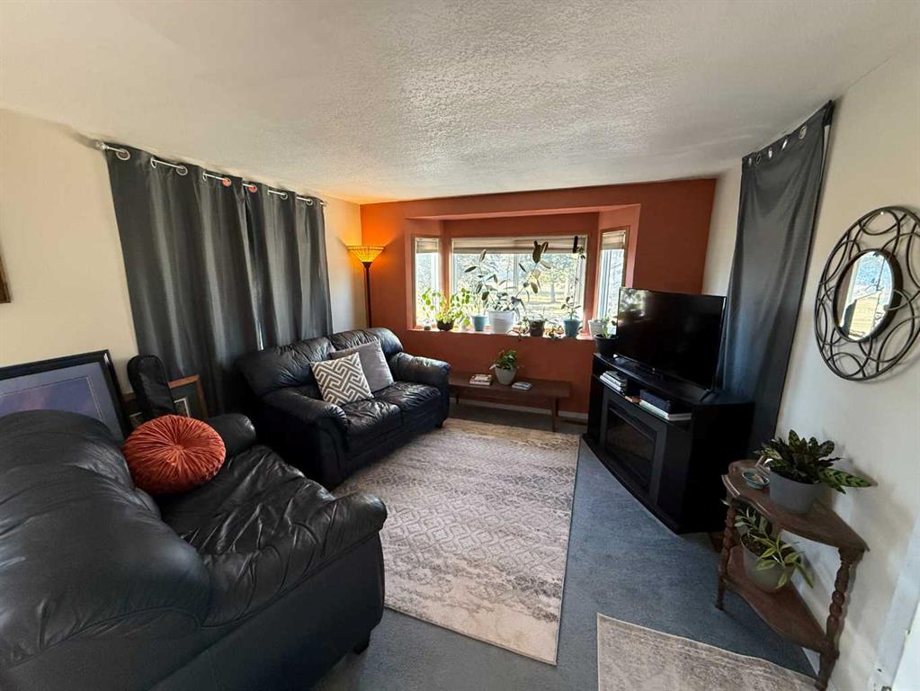 Picture for 50, 145 East River Road 